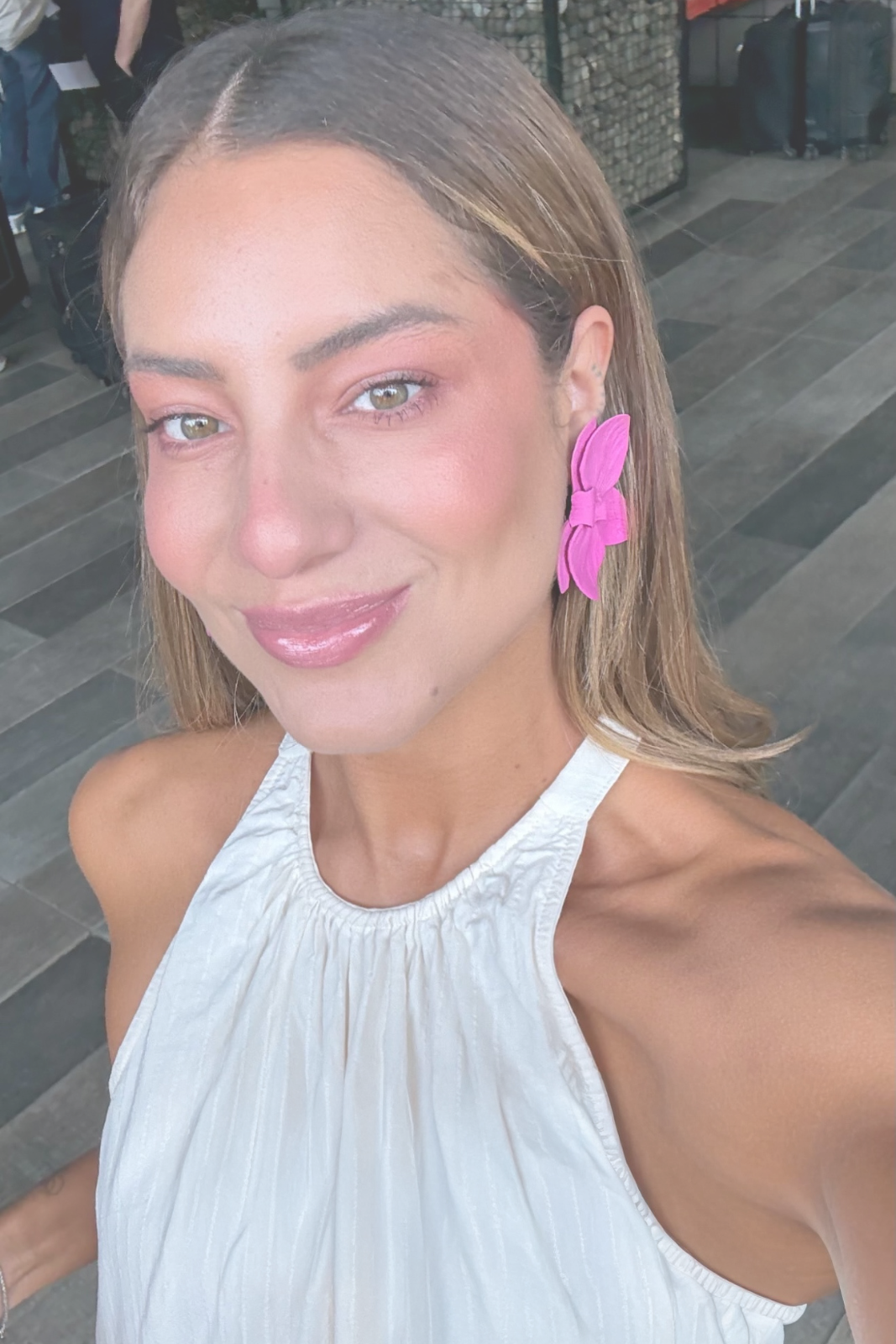 Joyería artesanal Tienda Menta, aretes de flor hechos a mano en Medellín · Tienda Menta