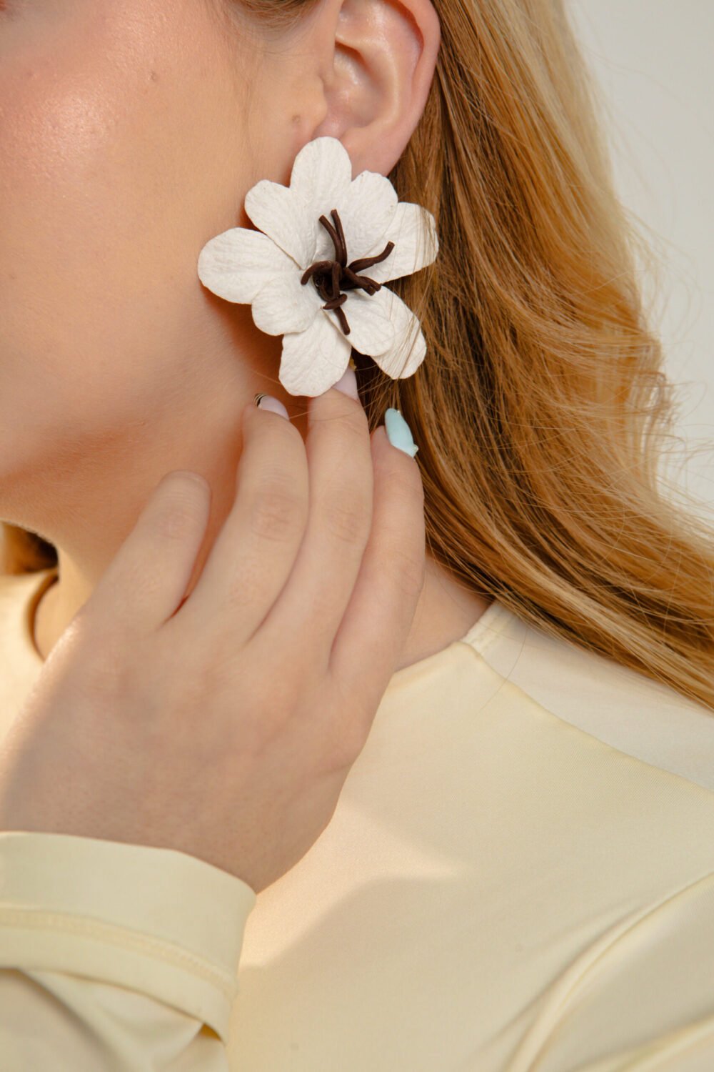 Aretes de flor Calma en arcilla polimerica hechos a mano · Tienda Menta