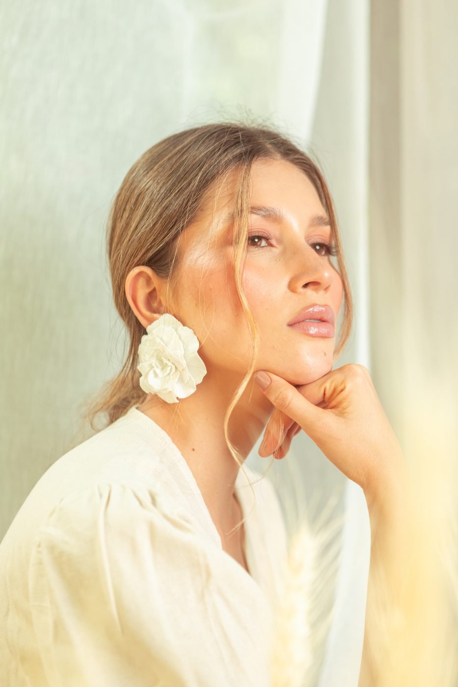 Aretes de flor Alba en arcilla polimérica hechos a mano · Tienda Menta